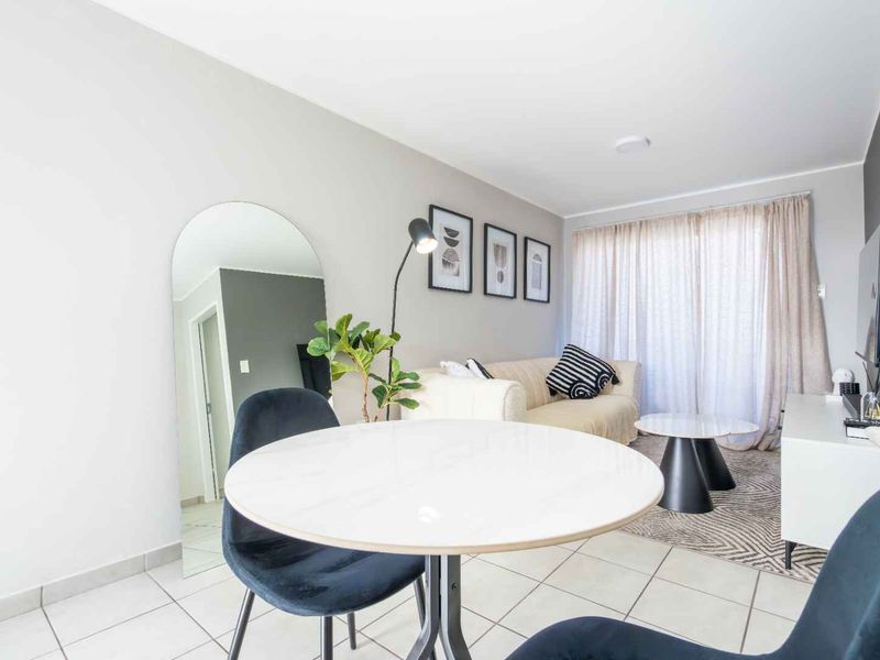 Modern Affordable Apartment in Prime Location - Photo 4