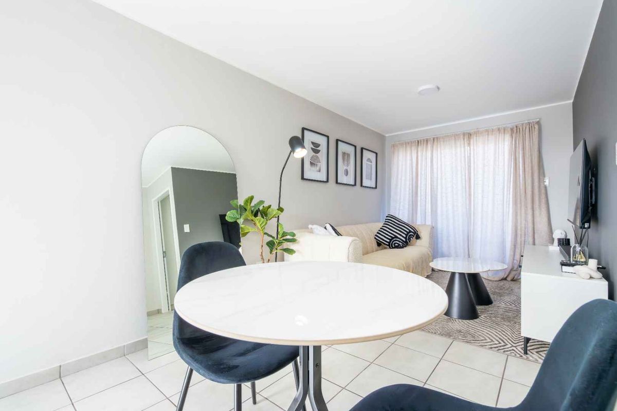 Modern Affordable Apartment in Prime Location - Photo 4