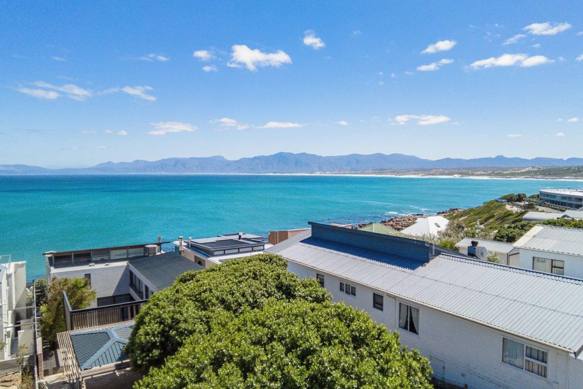 Seaside Stunner in De Kelders - Photo 2