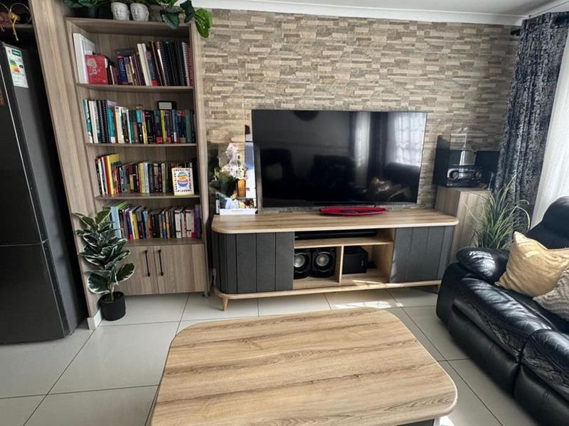 Modern, Clean and Just Renovated - Photo 7