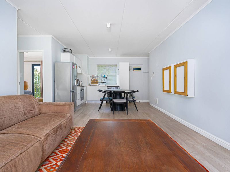 Secure Gem in the heart of Rondebosch - Photo 10