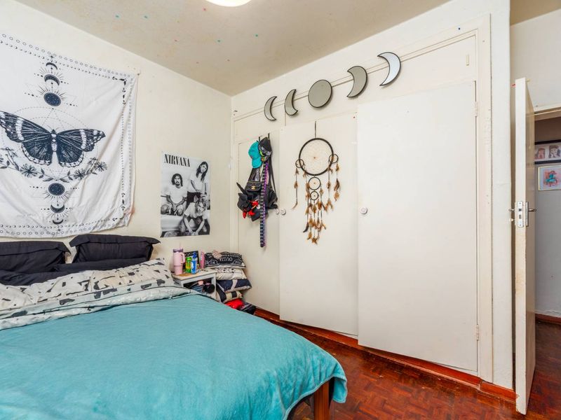 Spacious First-Floor Apartment with Mountain Views - Photo 10