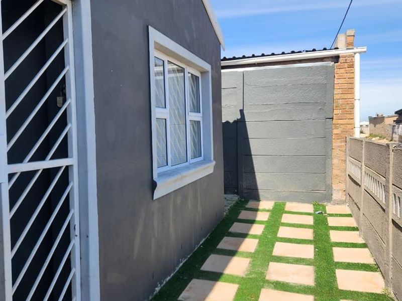 Spacious 2-bedroom house - Photo 2