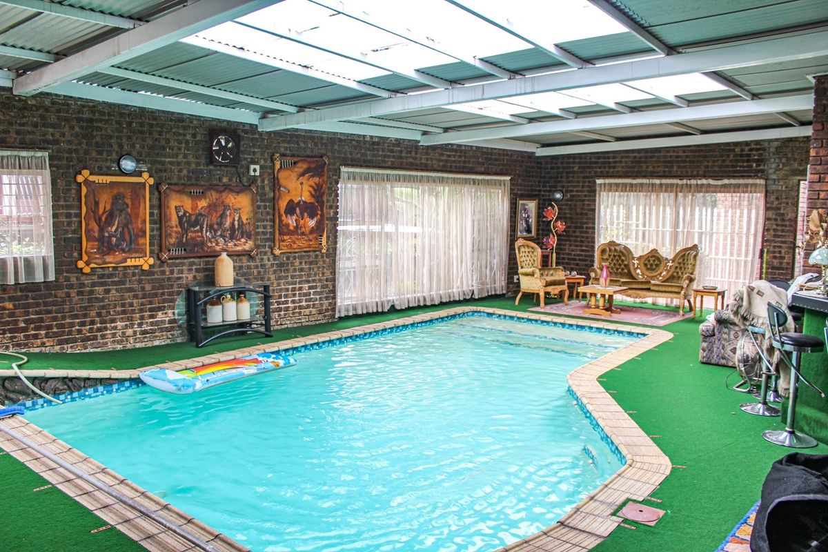 Spacious Hillside Retreat - Modernize or Enjoy as Is - Photo 3