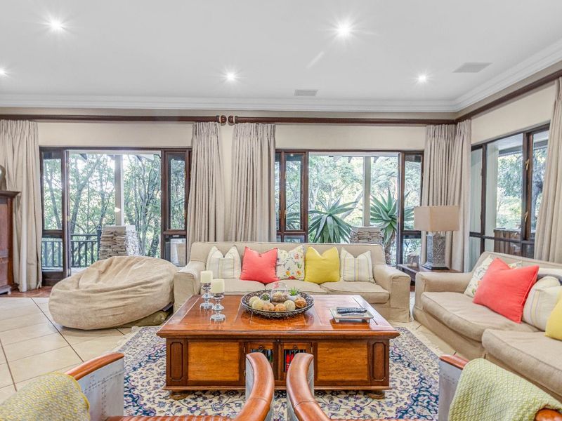 Breathtaking balinese – inspired residence - Photo 9