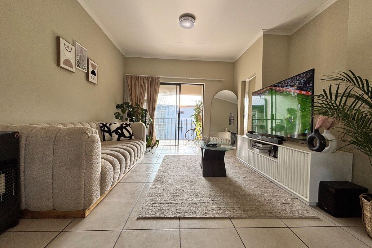 Modern 2-Bedroom, 2-Bathroom Second-Floor Apartment - Stylish, Spacious & Move-In Ready! - Photo 5
