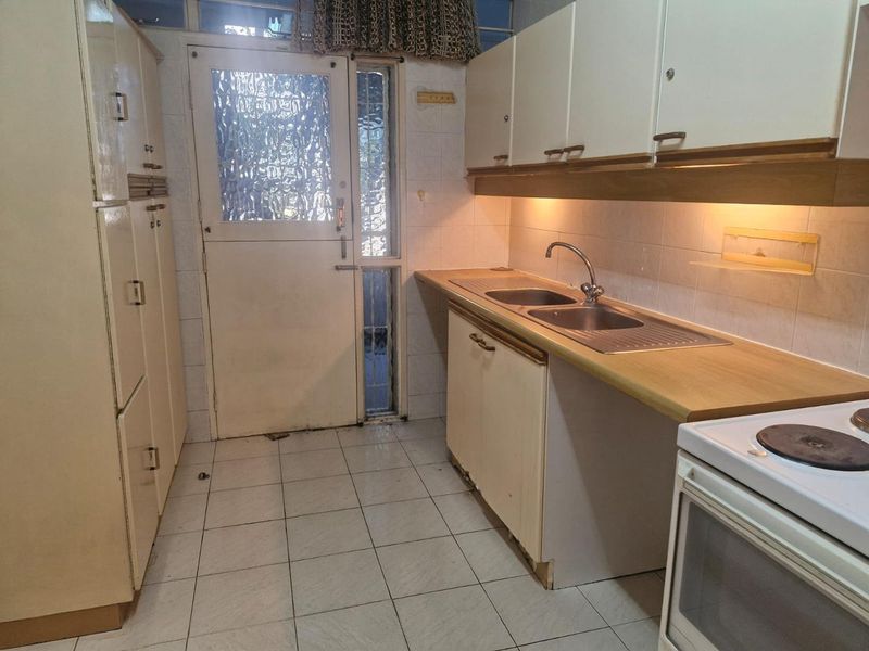 2 Bedroom Apartment for sale - Photo 4