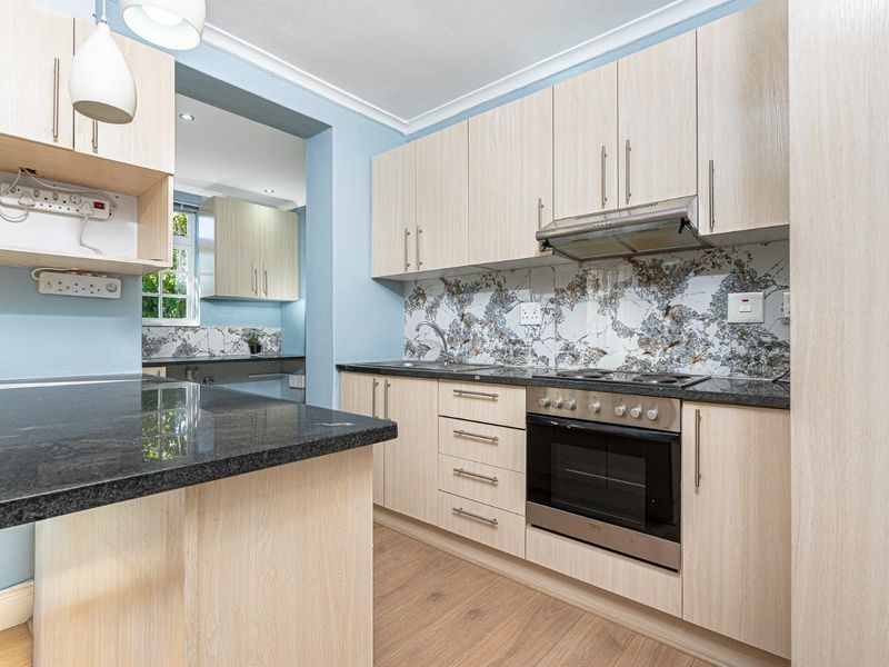 Spacious 360m2 Home in Prime Claremont – Ideal Family Living with Secure, Modern Comfort - Photo 3