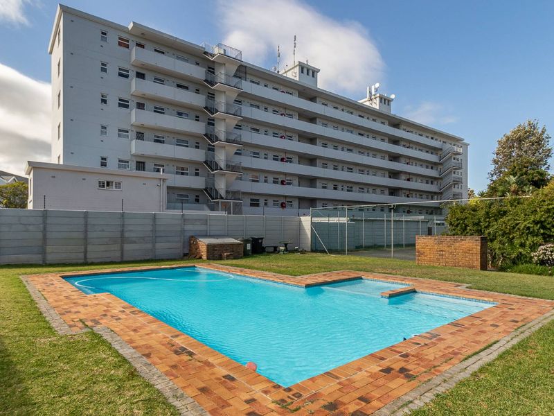 Spacious 3-Bedroom Apartment in Prime Location - Photo 3