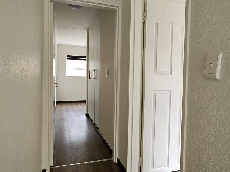 Modern Townhouse for Rent - Photo 10