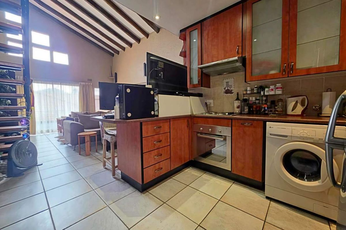 2 Bedroom Townhouse for Sale in New Redruth - Photo 2