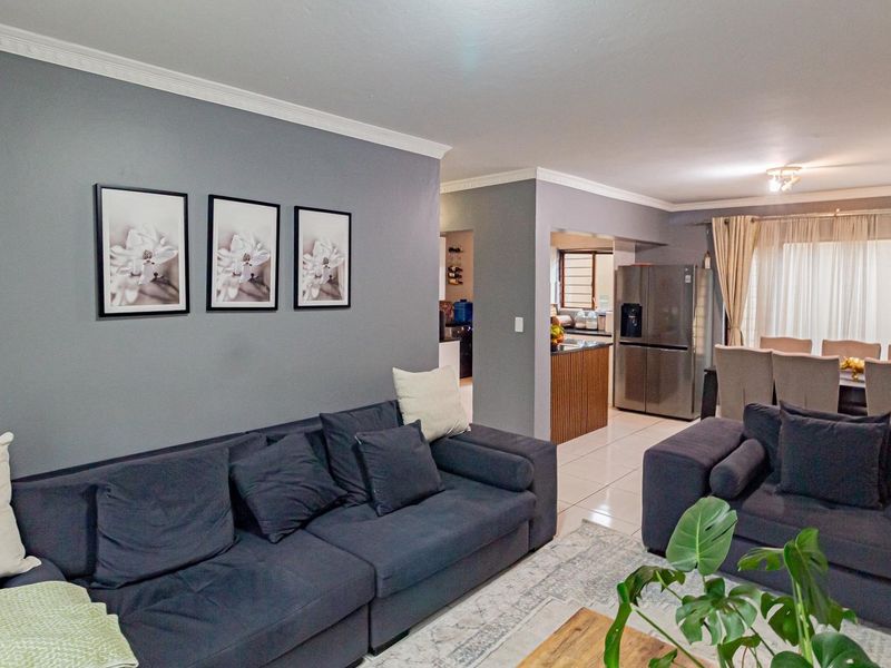 Charming 3-Bedroom Cluster in Secure Craigavon Estate - Photo 4