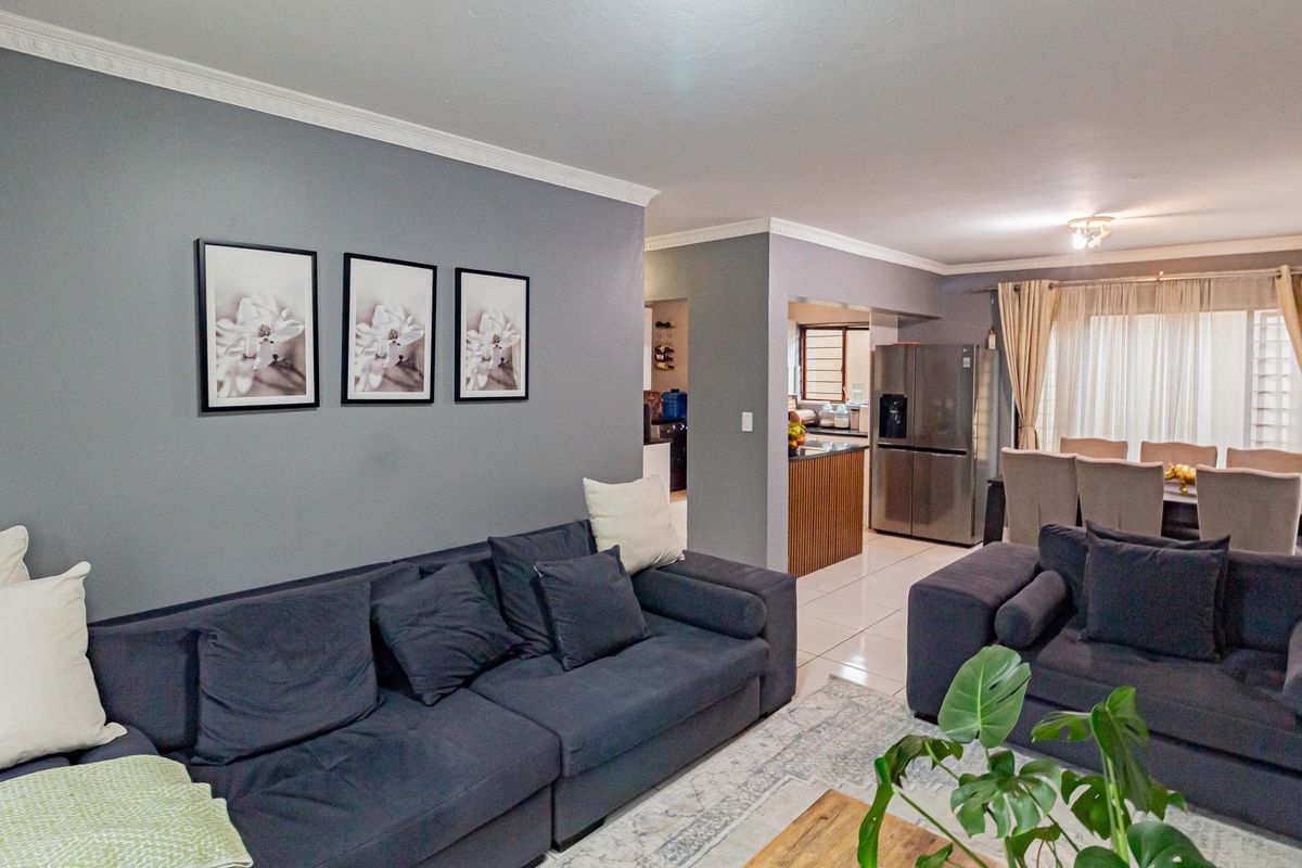 Charming 3-Bedroom Cluster in Secure Craigavon Estate - Photo 4