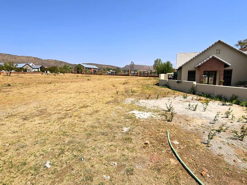 1023sqm Vacant Stand in Popular Landsmeer Equestrian Estate Hartbeespoort - Photo 4