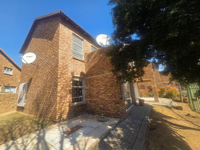 Property #2483601, Apartment Rental Monthly in Wilgeheuwel