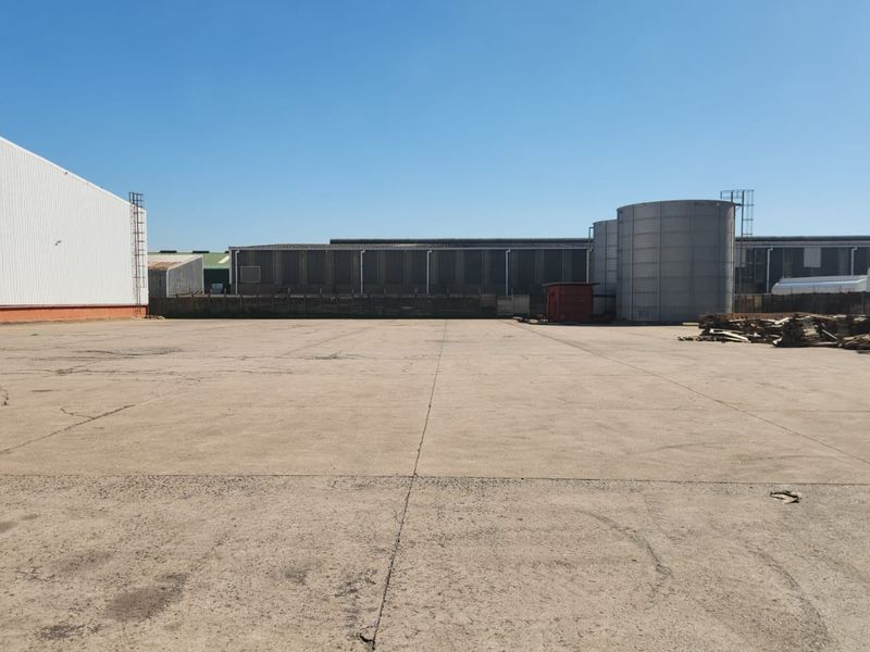 7960 M2 Warehouse available for lease in Prospecton, Isipingo - Photo 9