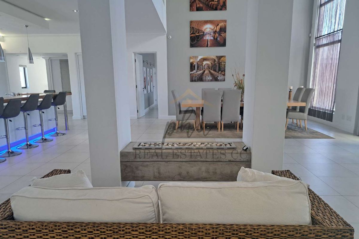 Stylish 5 bedroom home with indoor pool for sale in prime area in Walvis Bay selling for N$10.5 mil - Photo 5
