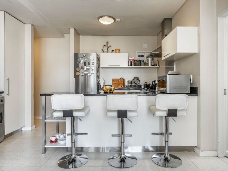 Two bedroom apartment for rent in 34 St George's - Photo 6