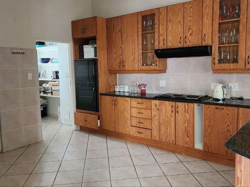 "Elegance Meets Comfort in Rock cliff Estate" - Photo 5