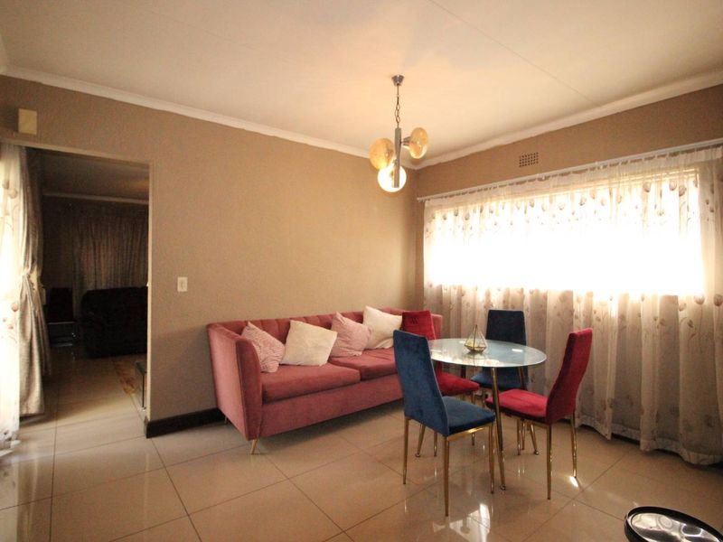 Beautiful home in good area - Photo 5