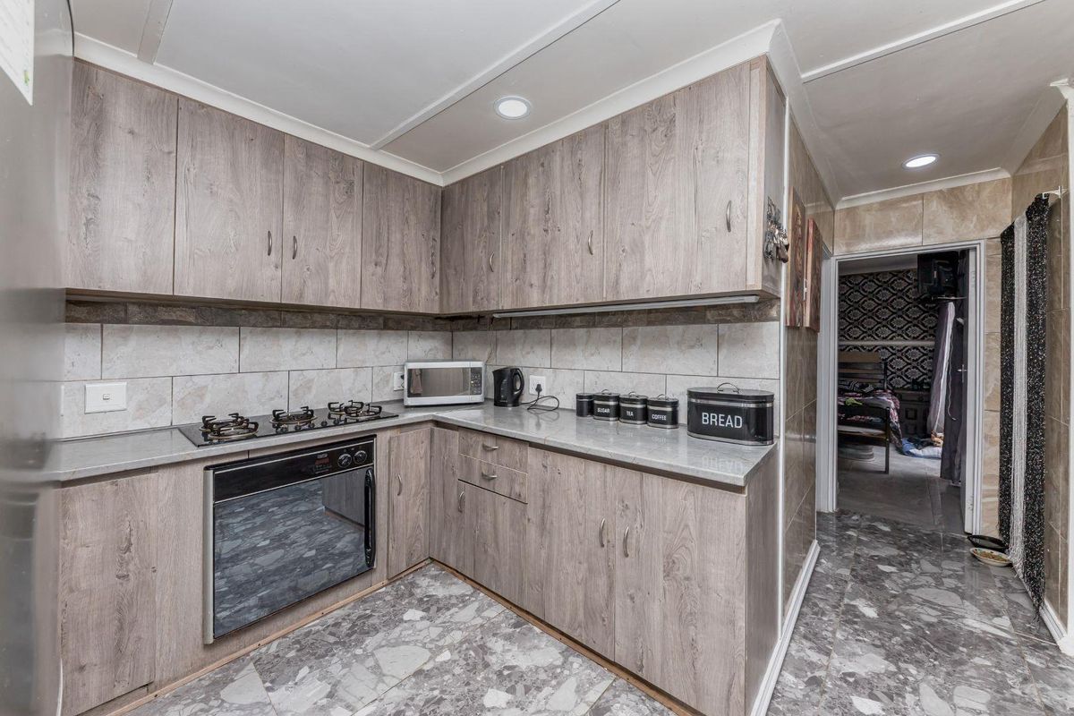 Renovated Two Bedroom Home - Photo 2