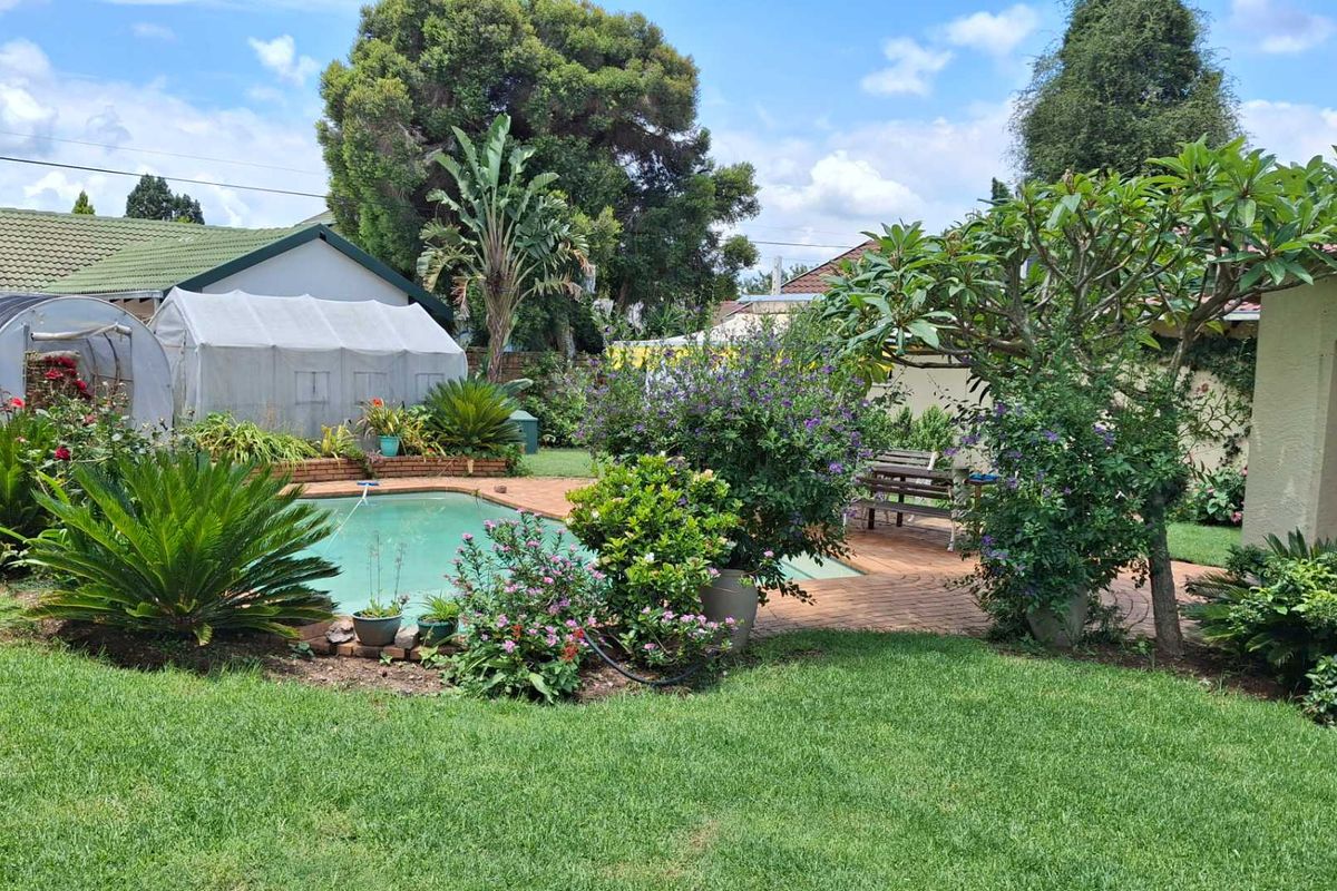 Lovely 3 Bedroom House - Photo 2