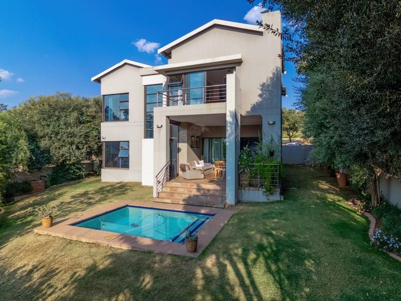 Luxury Meets Comfort: Stunning Estate in Eye of Africa!" - Photo 4