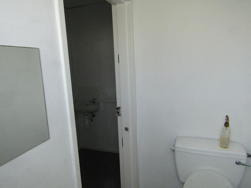 To Let | Versatile Commercial Unit | Kirstenhof - Photo 4