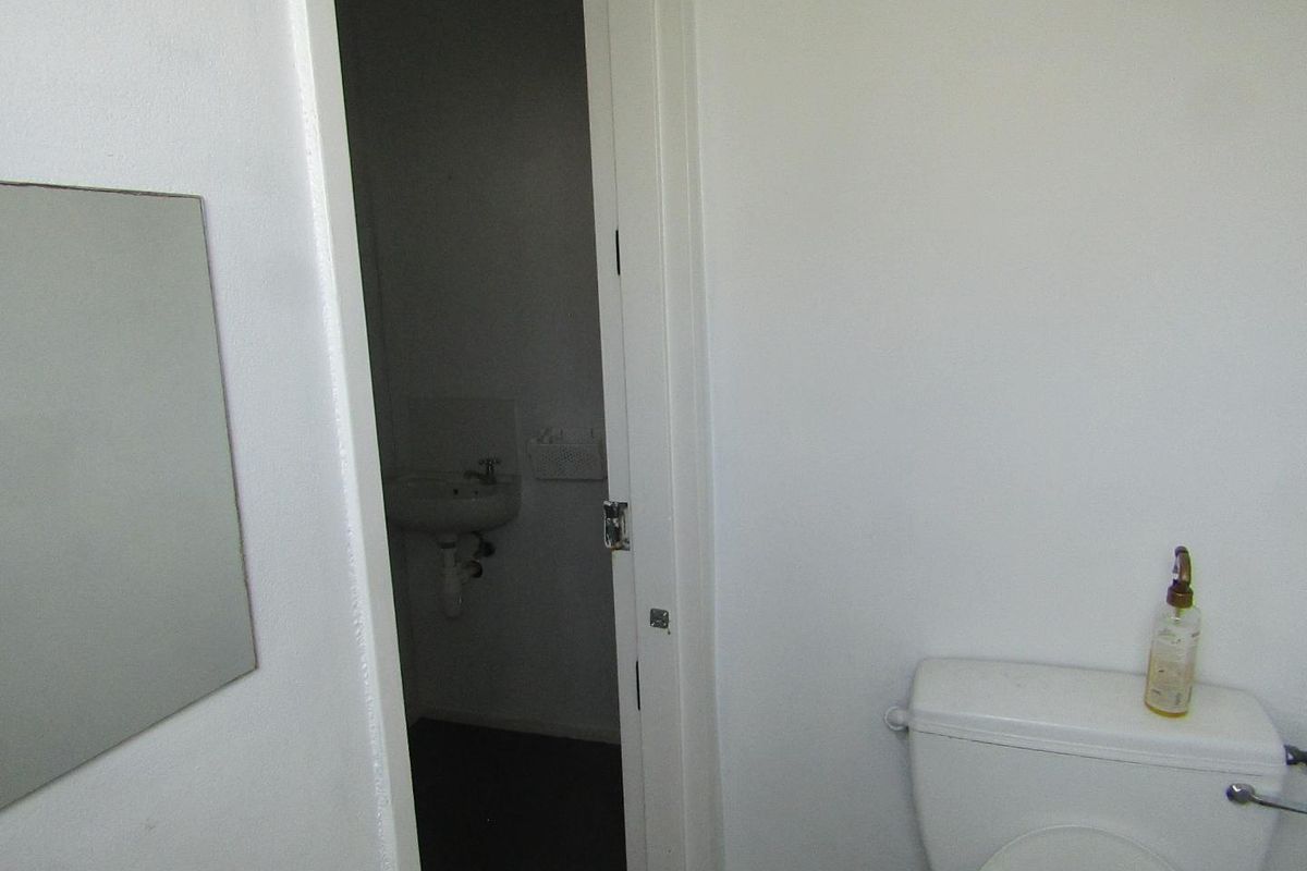 To Let | Versatile Commercial Unit | Kirstenhof - Photo 4