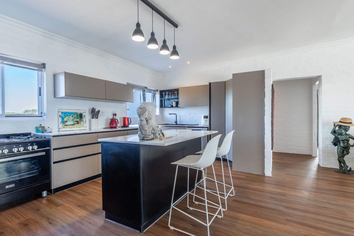 Your New Seaside Home in a Secure Estate - Photo 4
