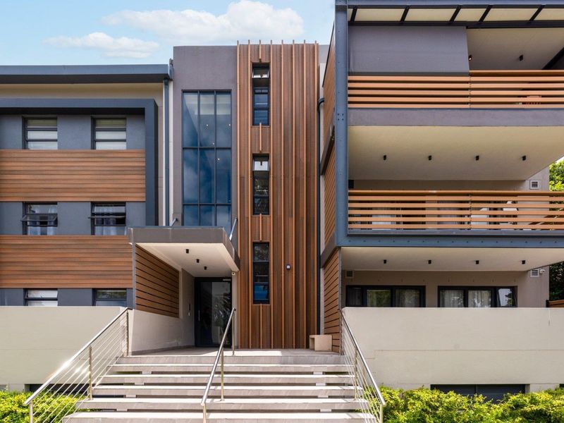 Luxurious 3 Bedroom Apartment with North-West Mountain Views. - Photo 3