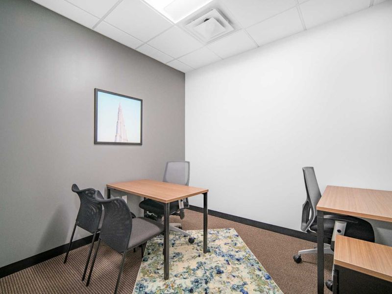 Serviced office space for 15 persons in Regus Central - Photo 3