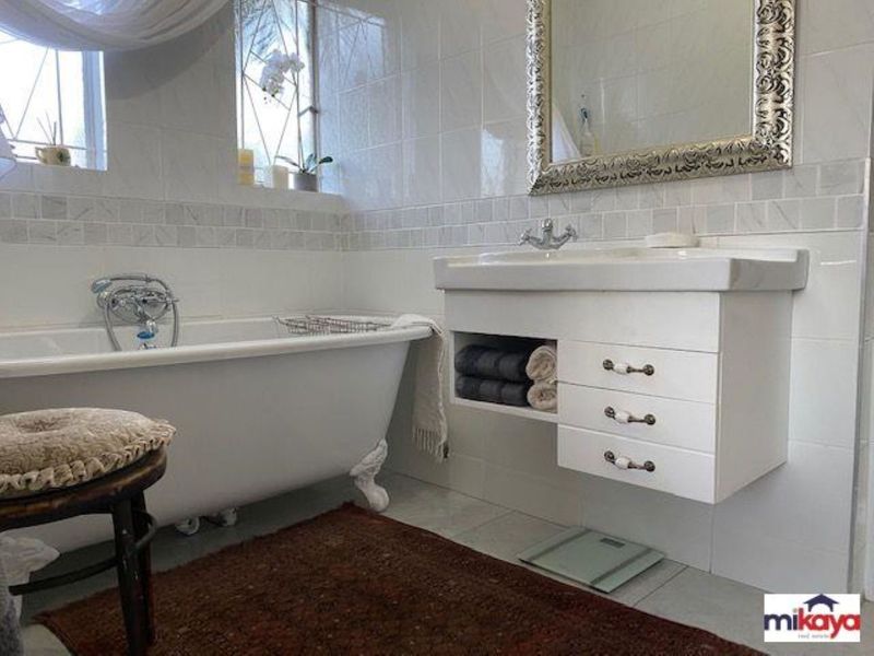 Sophisticated Charm and Elegance PLUS 3 flats! - Photo 9