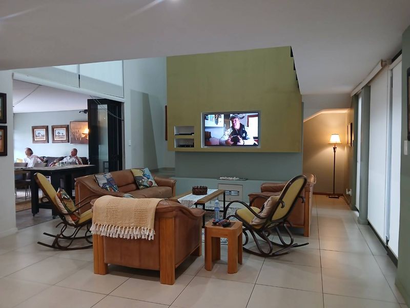 Modern and beautifully finished Duplex. - Photo 4