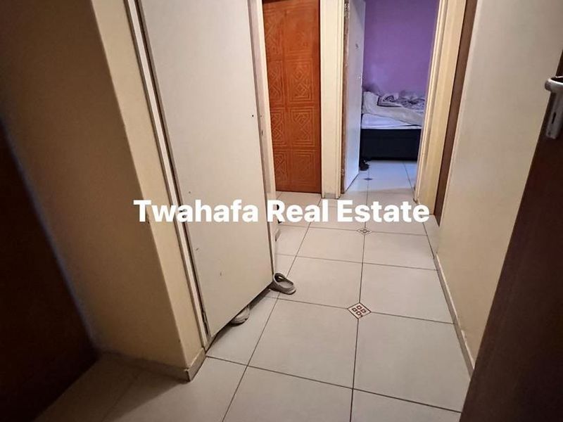 Spacious home with lots of potential - Photo 6