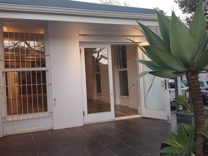 Prime Constantia 95 sqm Office with potential Rental Offset. - Photo 2