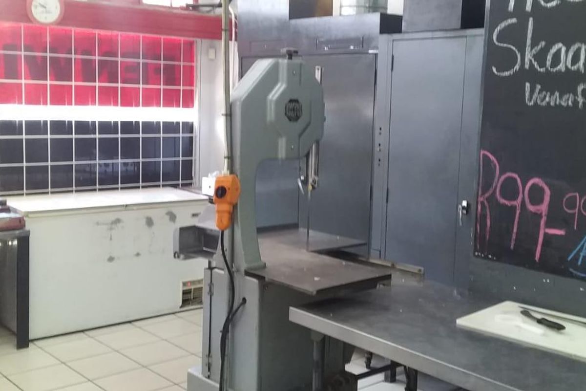 FULLY EQUIPT BUTCHERY . VERY WELL ESTABLISHED.  31 YEARS UP AND RUNNING.  LOJAL CLIENT BASE. - Photo 5