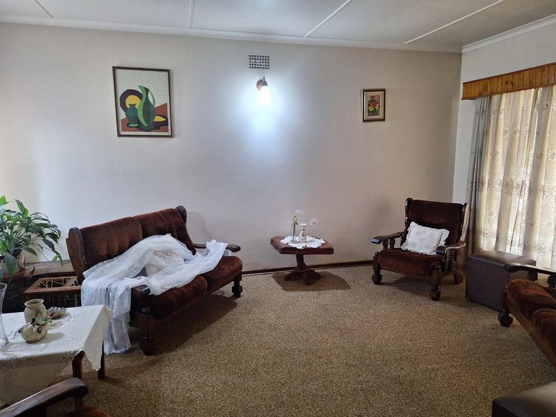 Golden Oldie, Solid build home in Dinwiddie,  Germiston - Photo 5