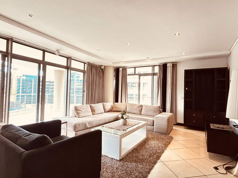 Where contemporary design meets the pulse of the city. - Photo 7