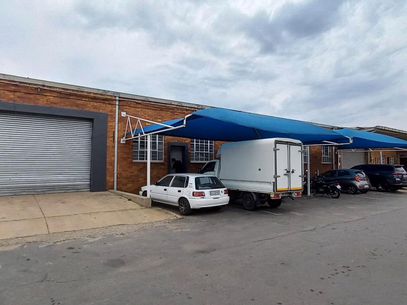 1025m2 Dunswart industrial warehouse to let - Photo 2