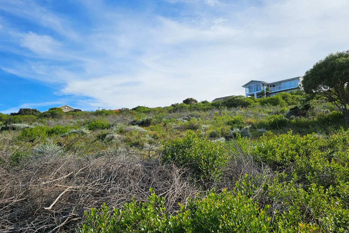 Large stand with partial sea views. - Photo 2
