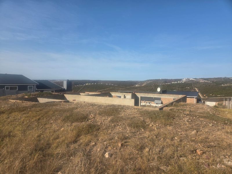 Corner stand with a distant sea view - Photo 4