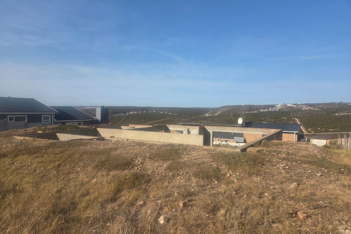 Corner stand with a distant sea view - Photo 4