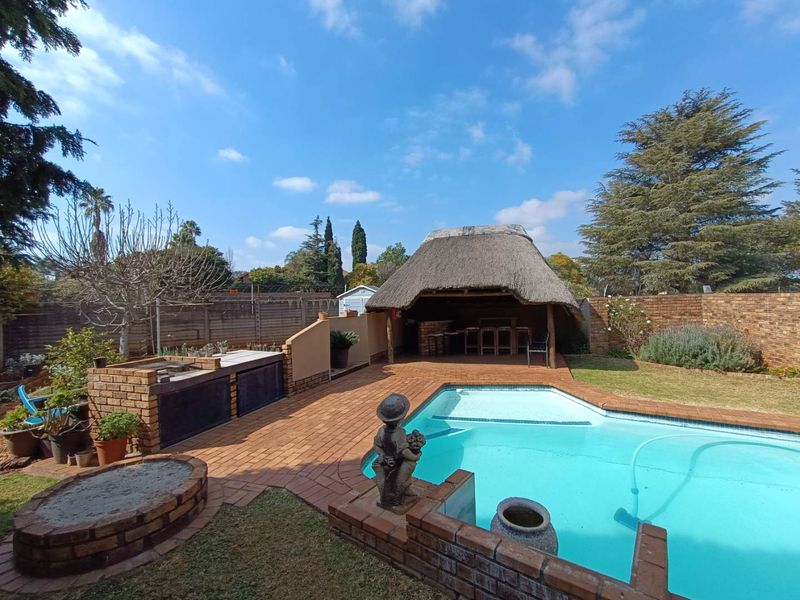 ZWARTKOP - 10 BEDROOM HOUSE - Photo 4