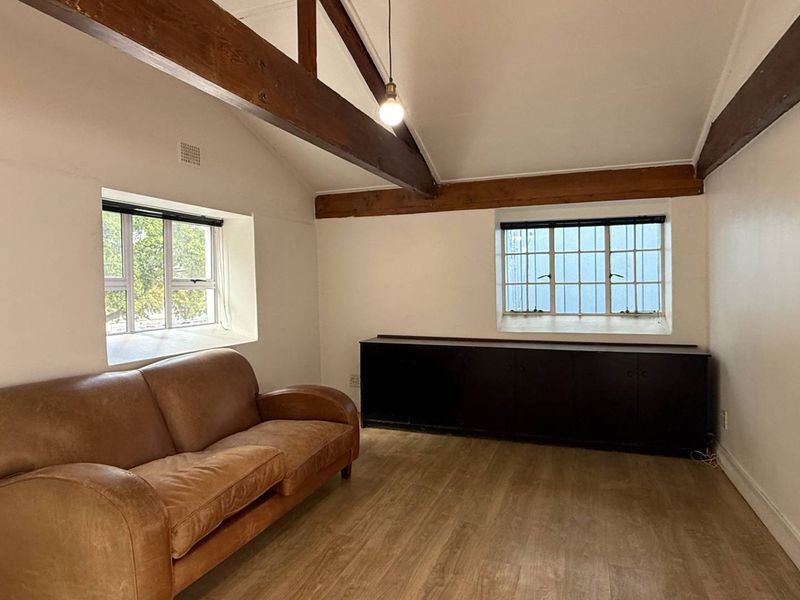 102m2 office to let in prime location - Photo 8