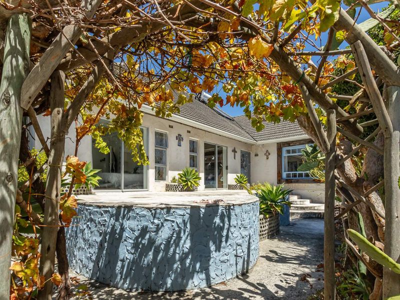 Charming Family Home with Spacious Design and Farmhouse Charm - Photo 2