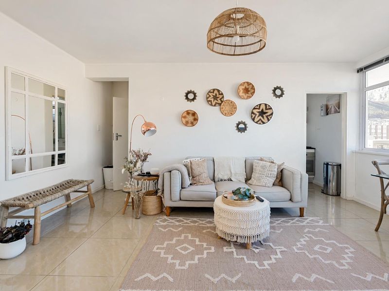 Light & Bright Studio with Ocean Views – Steps from the Promenade - Photo 7