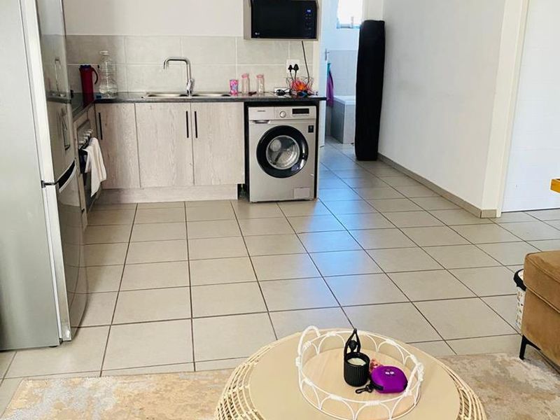2 Bedroom House for Sale in Theresapark - Photo 6