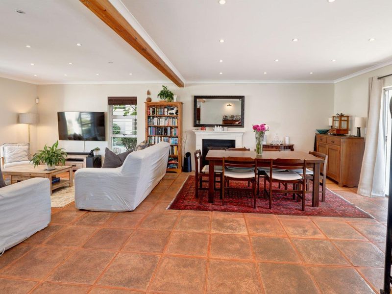 Quaint Characterful Home in Sought-After Street! - Photo 10