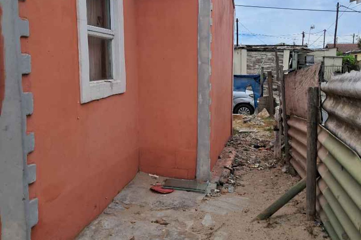 Charming 2-Bedroom House in Site C - Priced at R290,000 - Photo 5